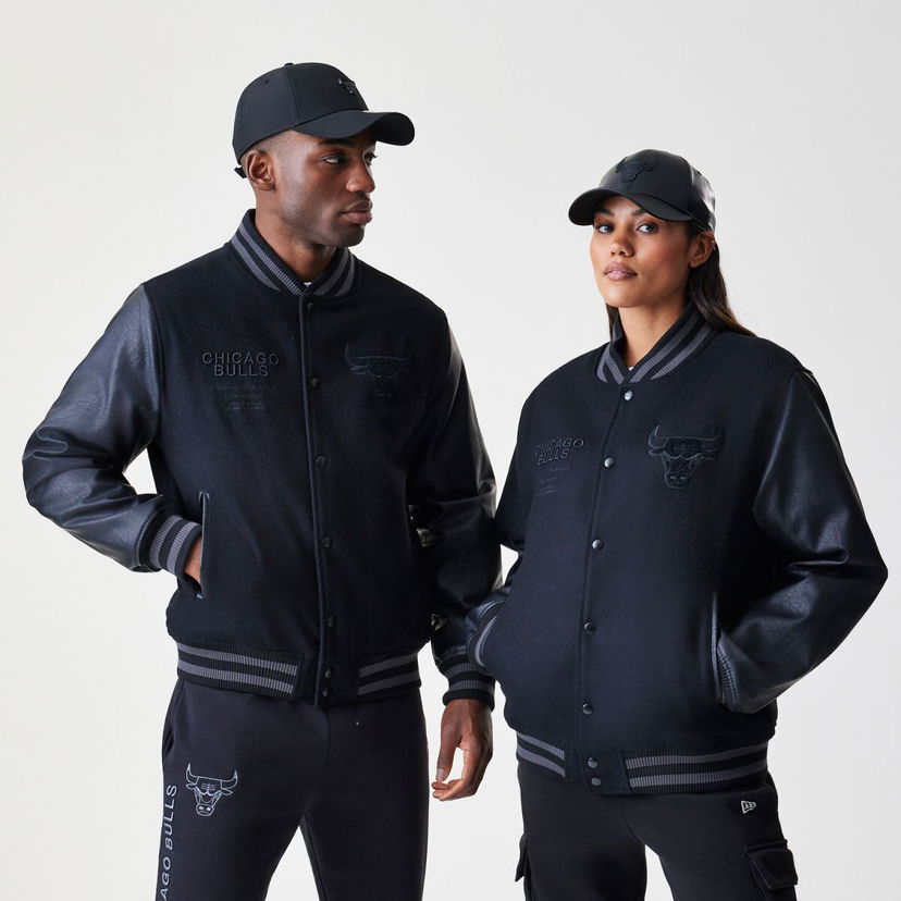 Jakke New Era NBA Tonal Patch Varsity Jacket Chicago Bulls Sort | 60758738