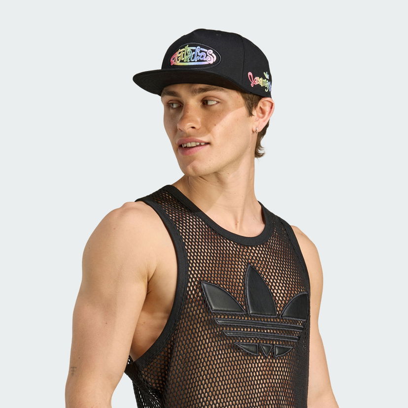 Kasket adidas Performance Jeremy Scott Pride Fitted Cap Sort | JW8026
