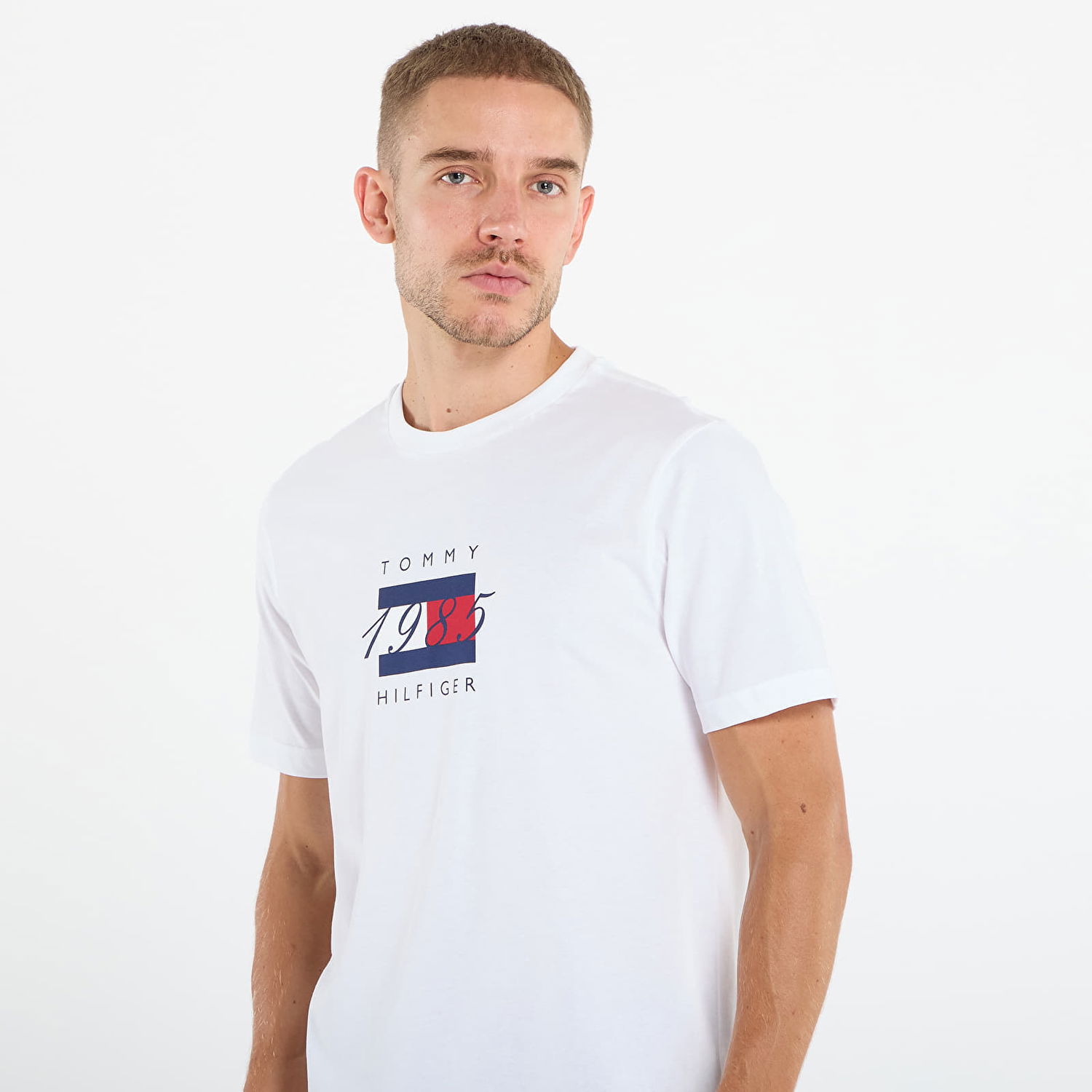 T-shirt Tommy Hilfiger Tommy Hilfiger Linear Flag Graphic Tee Hvid | MW0MW41338 YBR, 1