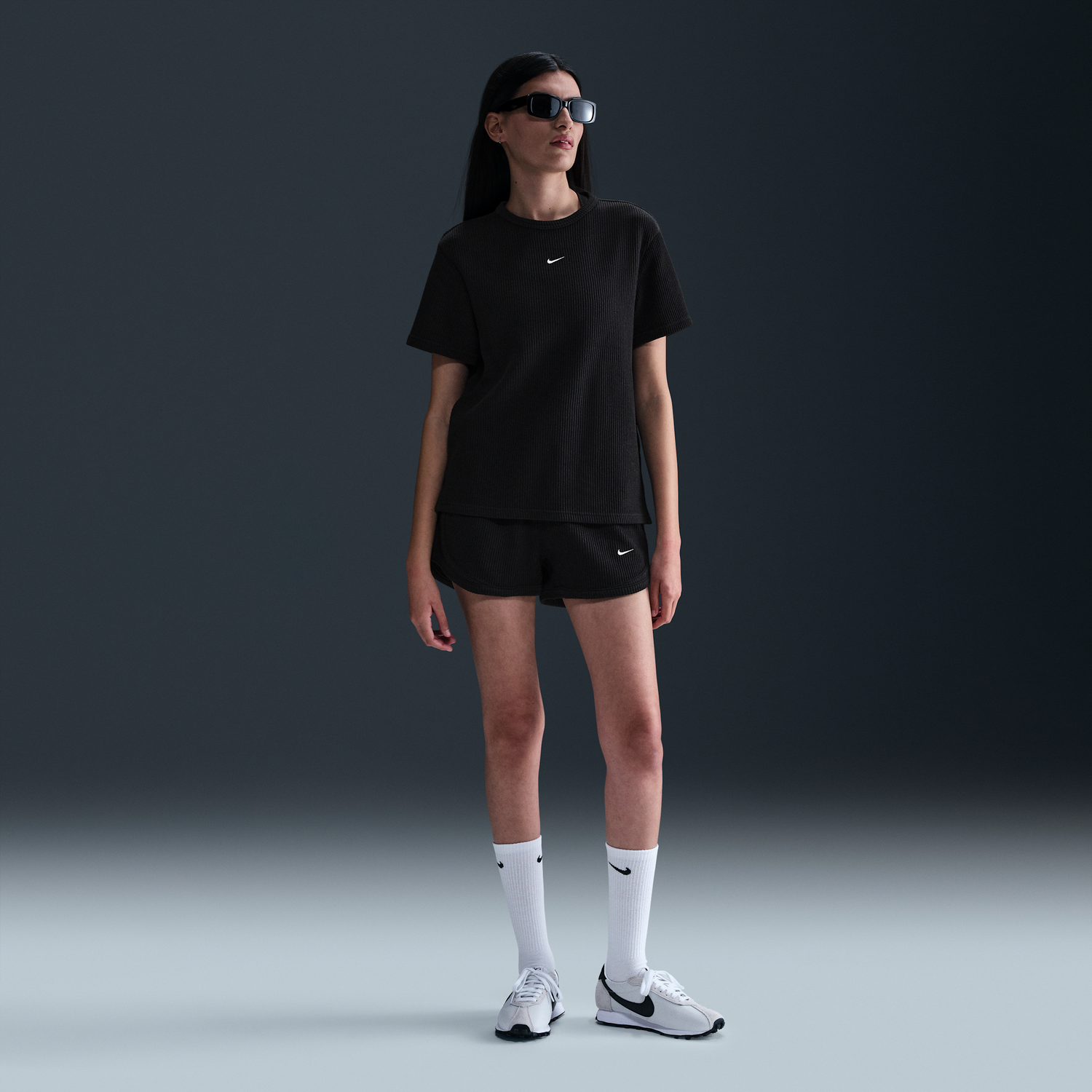 T-shirt Nike Sportswear Chill Waffle Relaxed Fit Short-Sleeve T-Shirt Sort | HJ3838-011, 1
