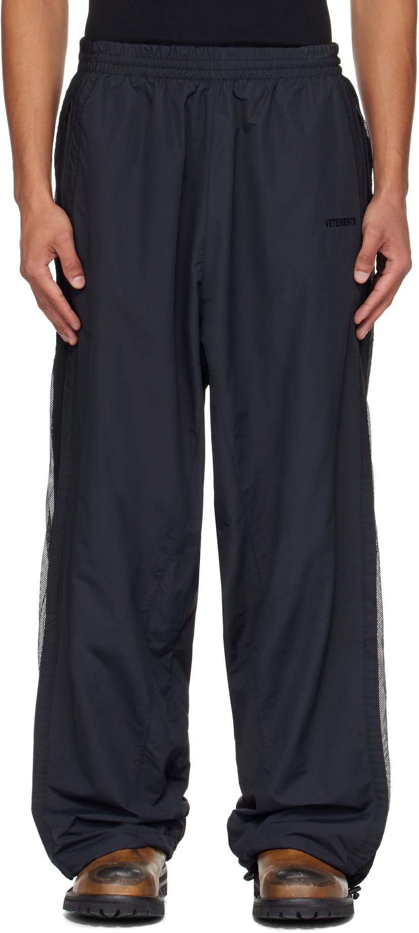 Joggingbukser VETEMENTS VETEMENTS Mesh Panel Track Pants Sort | UH76GP700B