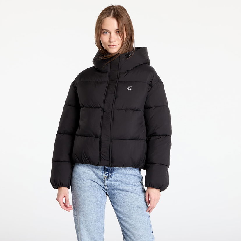 Puffer jakke CALVIN KLEIN Logo Short Hooded Puffer Jacket Black Sort | J20J224112 BEH