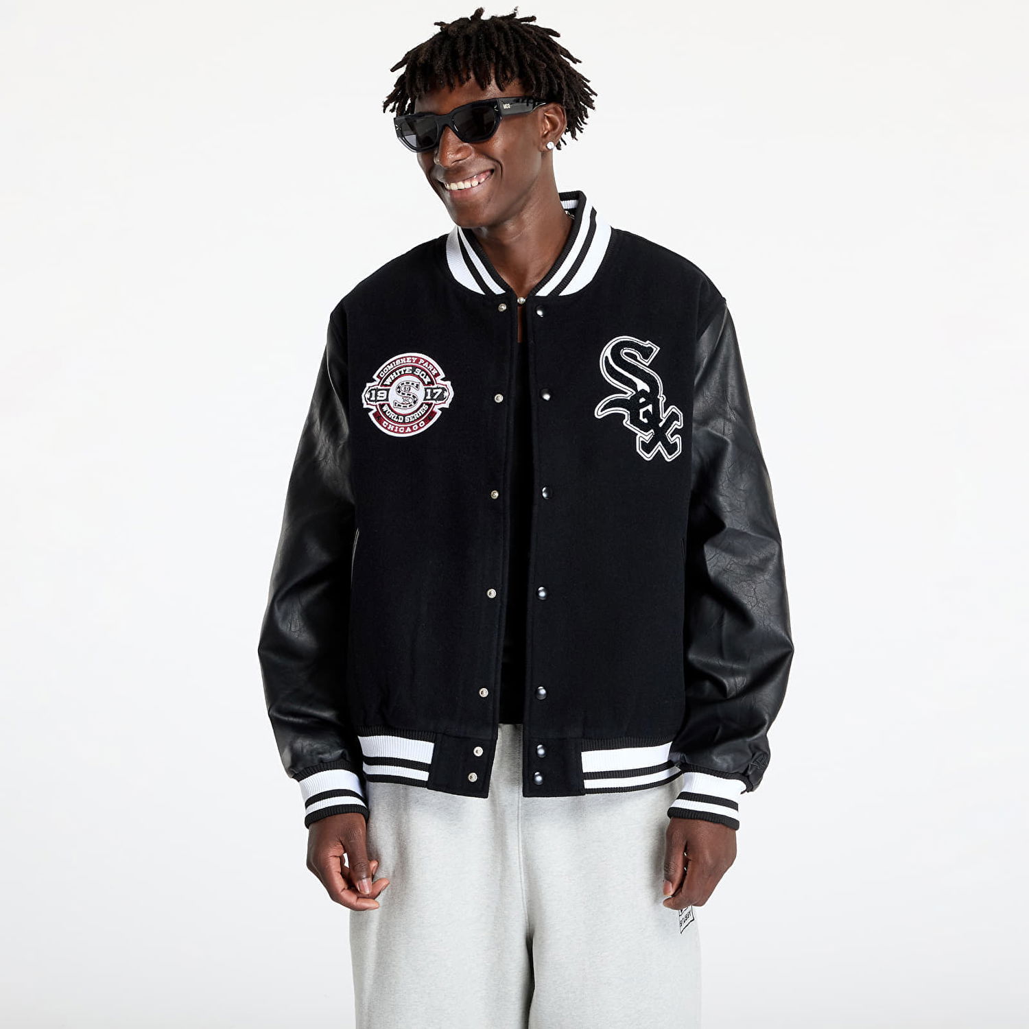 Jakke New Era Chicago White Sox MLB Patch Varsity Jacket UNISEX Black/ Black Sort | 60564878, 0