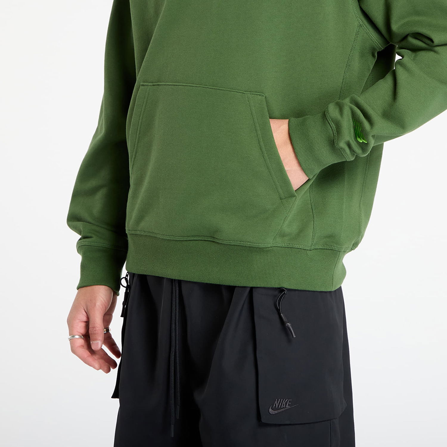 Sweatshirt New Balance Hoodie with 'Runners aren't normal' Slogan Grøn | NBMT53918DAE, 1