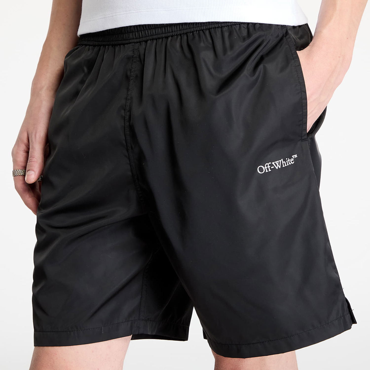 Badetøj Off-White Arrow Swim Shorts Sort | OMFD008C99FAB0011001, 1