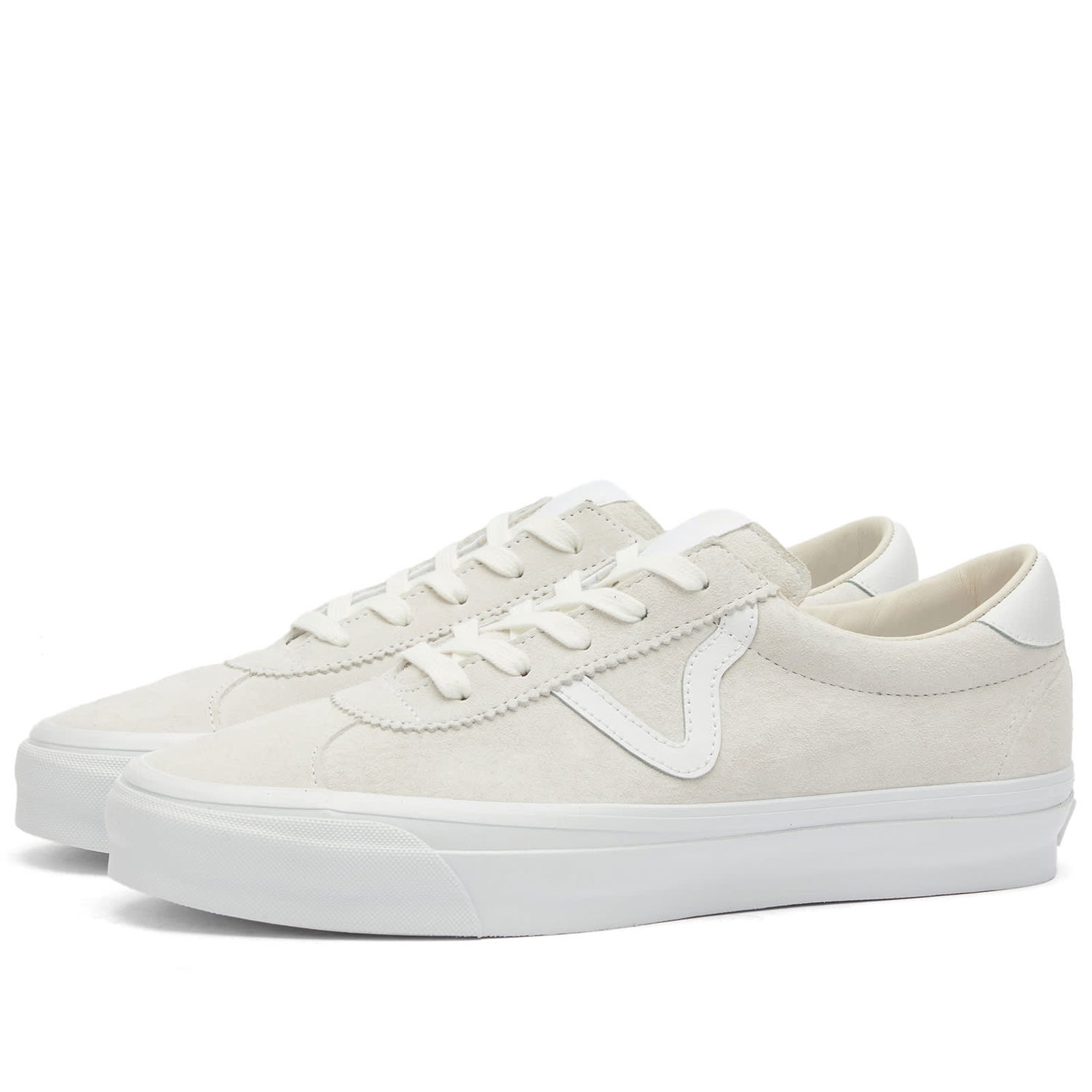 Sneakers og sko Vans Men's Sport 73 Sneakers in Lx Pig Suede White/White, Size UK 10 | END. Clothing Hvid | VN000CR1WWW, 0
