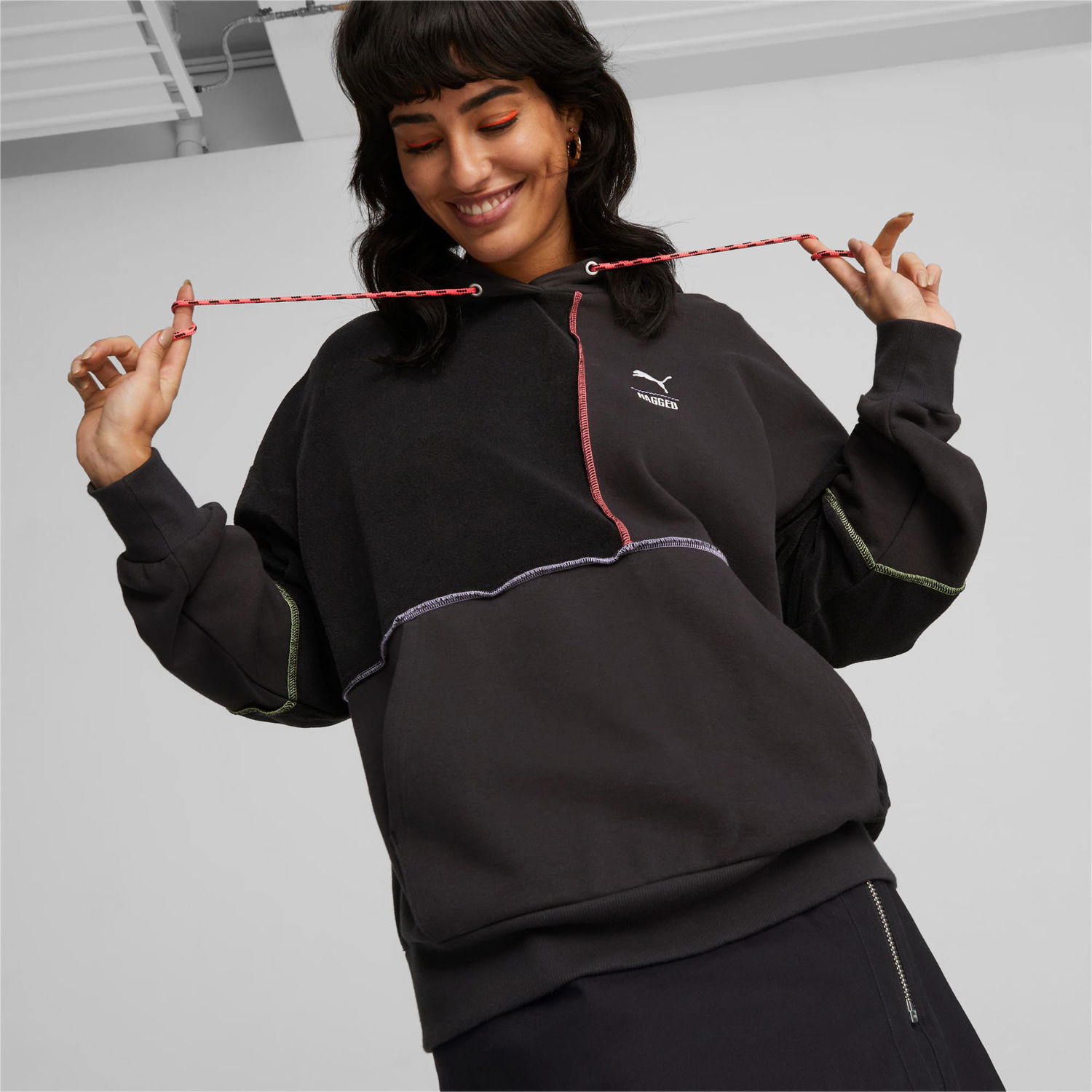 Sweatshirt Puma X The Ragged Priest Hoodie Sort | 539128_01, 1