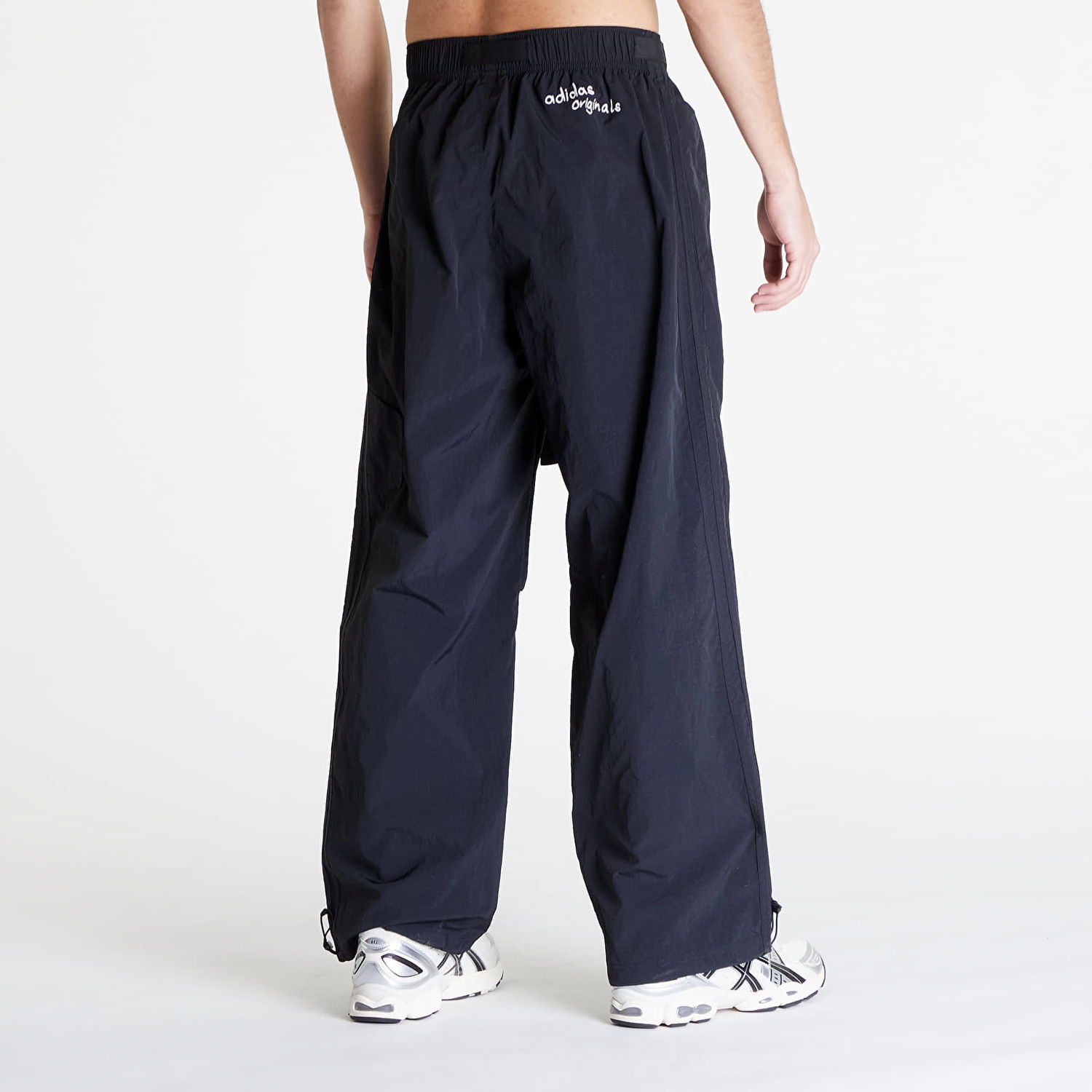 Bukser og jeans adidas Originals Men's nylon pants adidas Adi Cargo Pants Black Sort | IS0188, 1