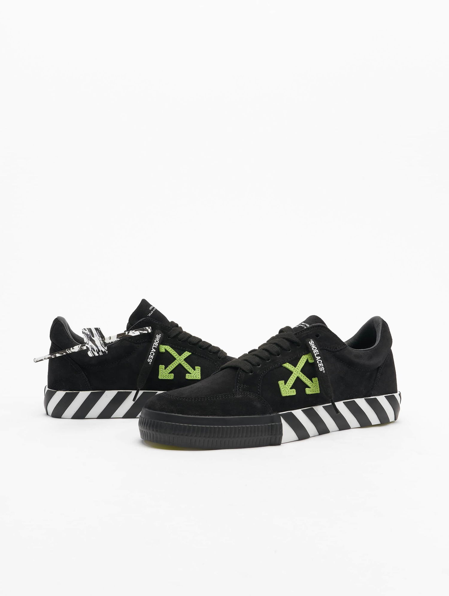 Sneakers og sko Off-White Low Vulcanized Sort | OMIA085S21LEA0021055, 0