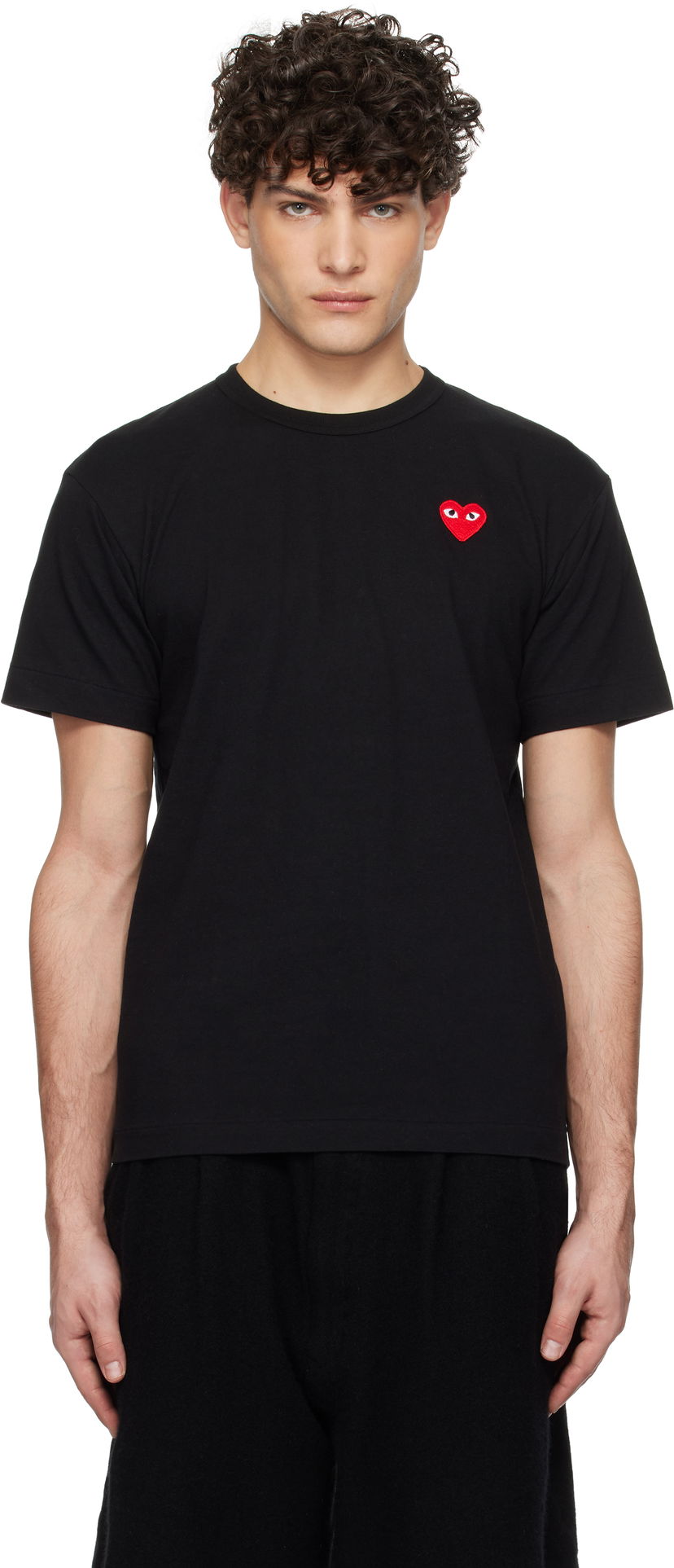 T-shirt Comme des Garçons Black T-Shirt with Red Heart Patch Sort | AX-T108-051