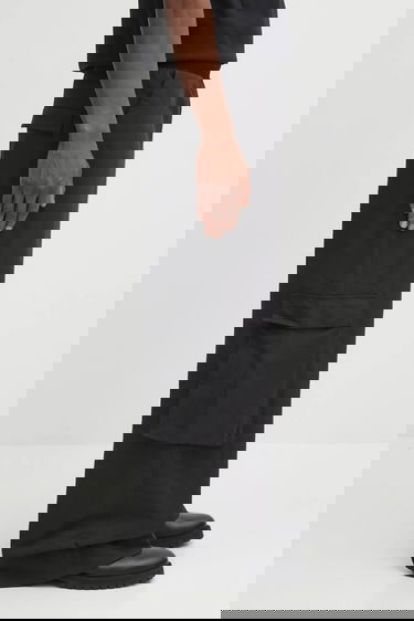 Cargo bukser HELIOT EMIL Heliot Emil PREAW25 Wide Leg Cargo Pants Sort | PREAW25.M.10.207.BLK01, 3