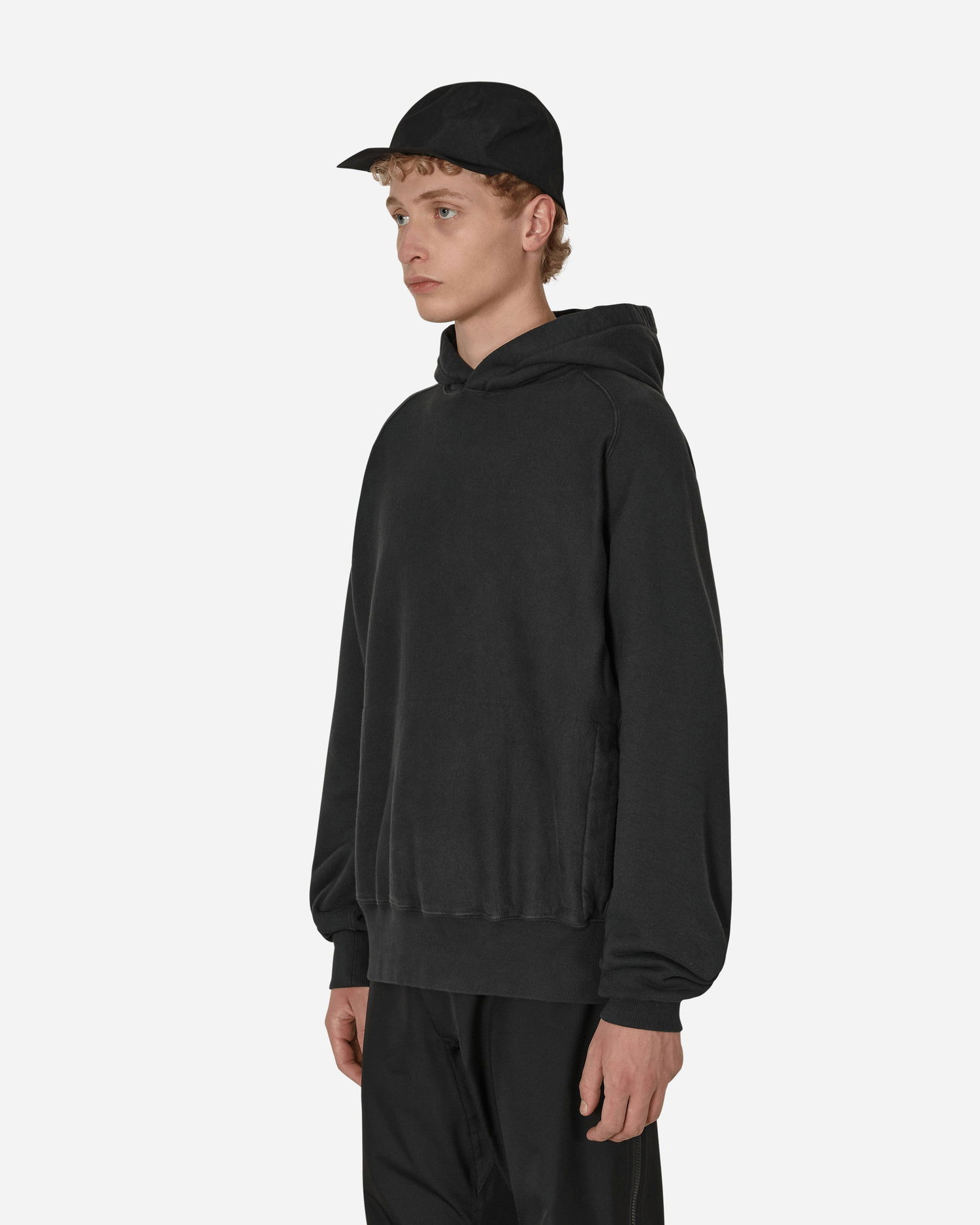 Sweatshirt GR10K Compass Raglan Unbrushed Hoodie Sort | AW22GR6A4FJ OB, 1