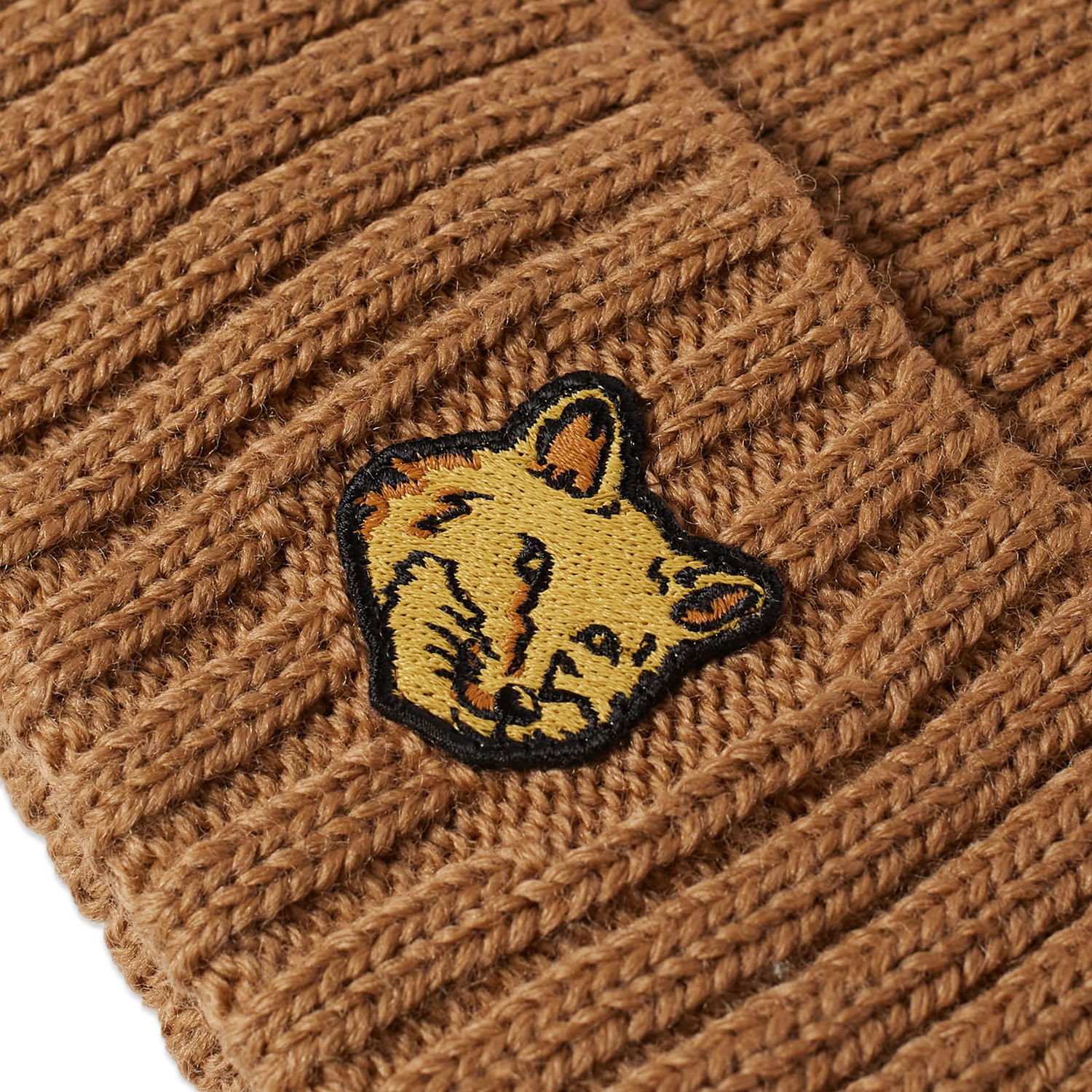 Beanie MAISON KITSUNÉ Fox Head Patch Ribbed Beanie Beige | LM06111KT1022-P236, 1