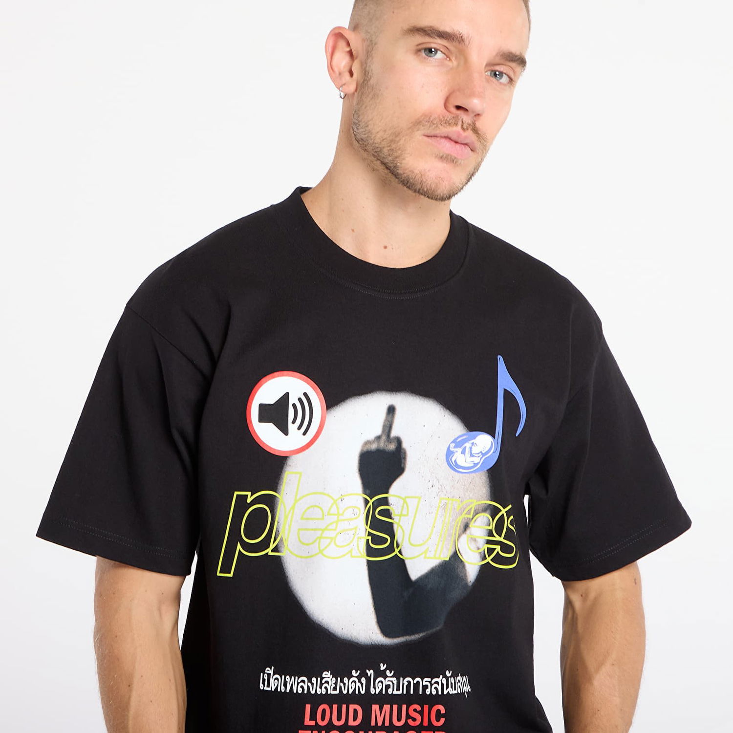 T-shirt Pleasures Loud Music T-shirt Sort | P25F008-BLACK, 1