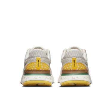Sneakers og sko Nike Infinity Run 3 A.I.R. x Hola Lou Beige | DO9496-001, 2