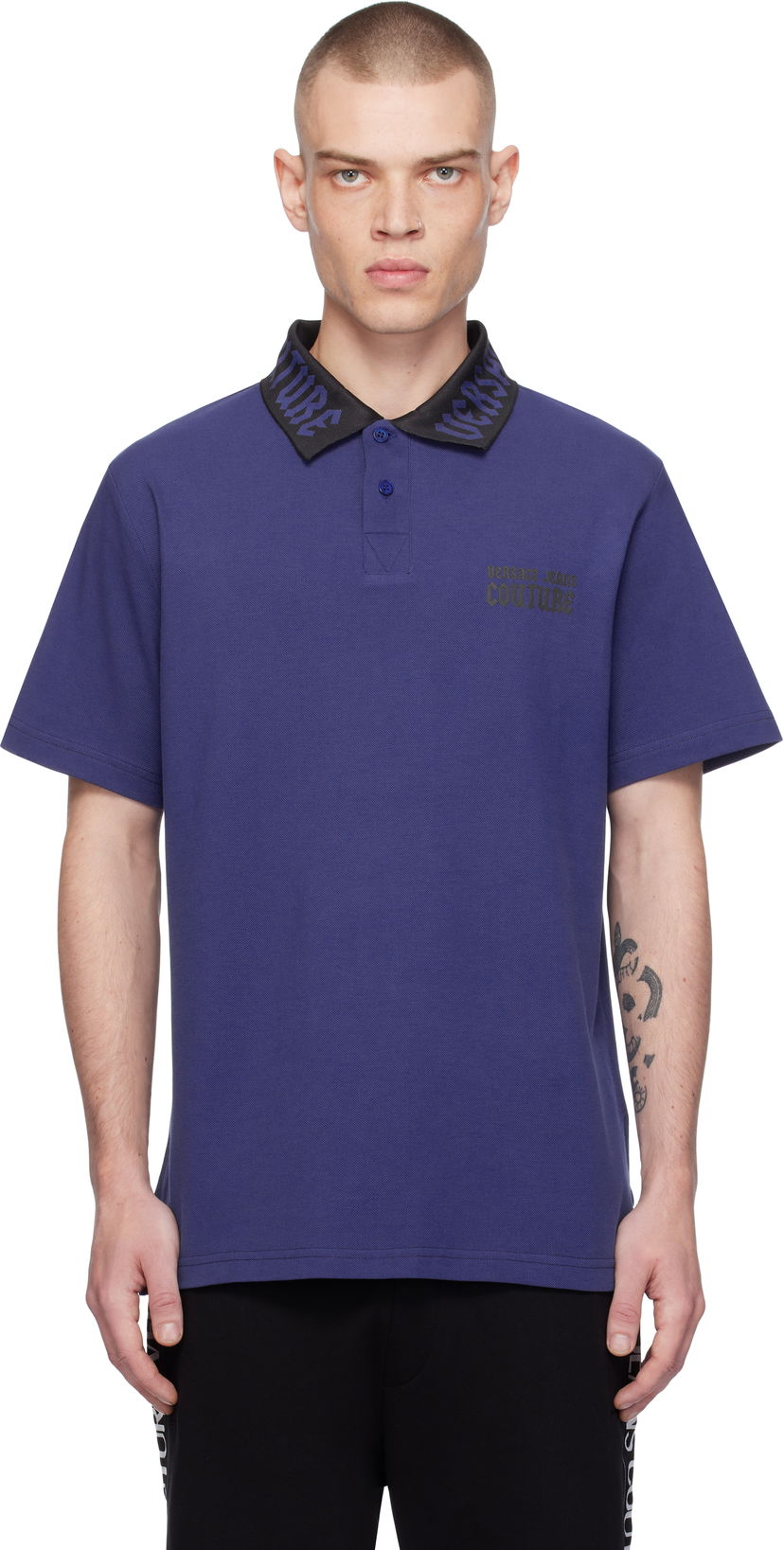 Polo skjorte Versace Gothic Logo Polo Shirt Blå | E77GAGT05_ECJ01T
