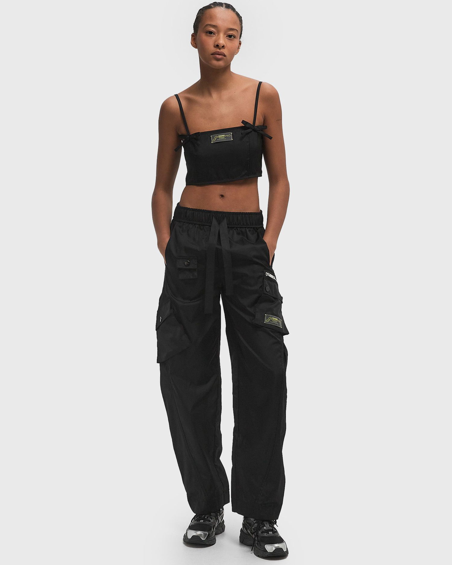 Cargo bukser GANNI Ganni Duchesse Nylon Elasticated Cropped Pants Sort | W0476-099, 1