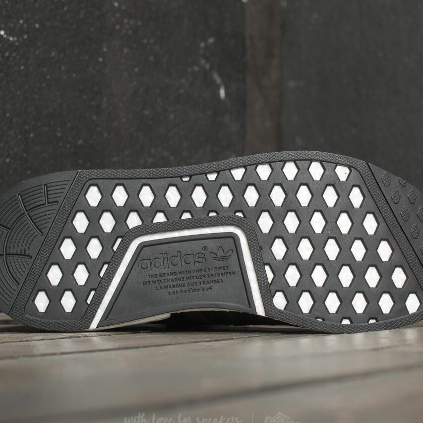 Sneakers og sko adidas Originals Invincible x Neighborhood x NMD R1 Sort | CQ1775, 1