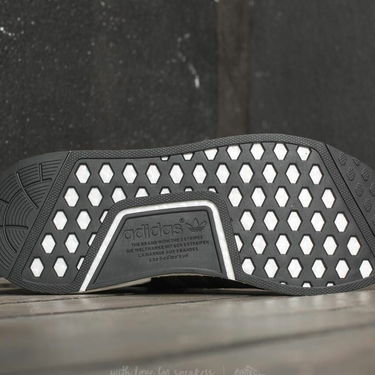 Sneakers og sko adidas Originals Invincible x Neighborhood x NMD R1 Sort | CQ1775, 1