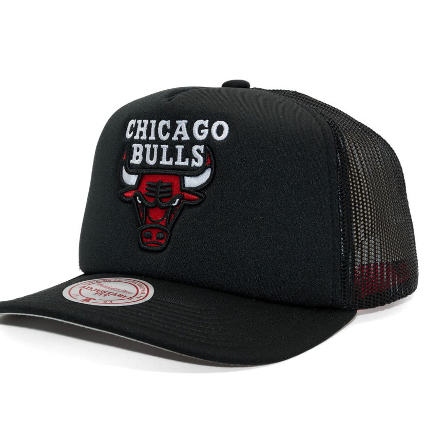 Kasket Mitchell & Ness Mitchell & Ness Chicago Bulls Hidden Trucker Snapback Sort | HT11408-CBUBLCK