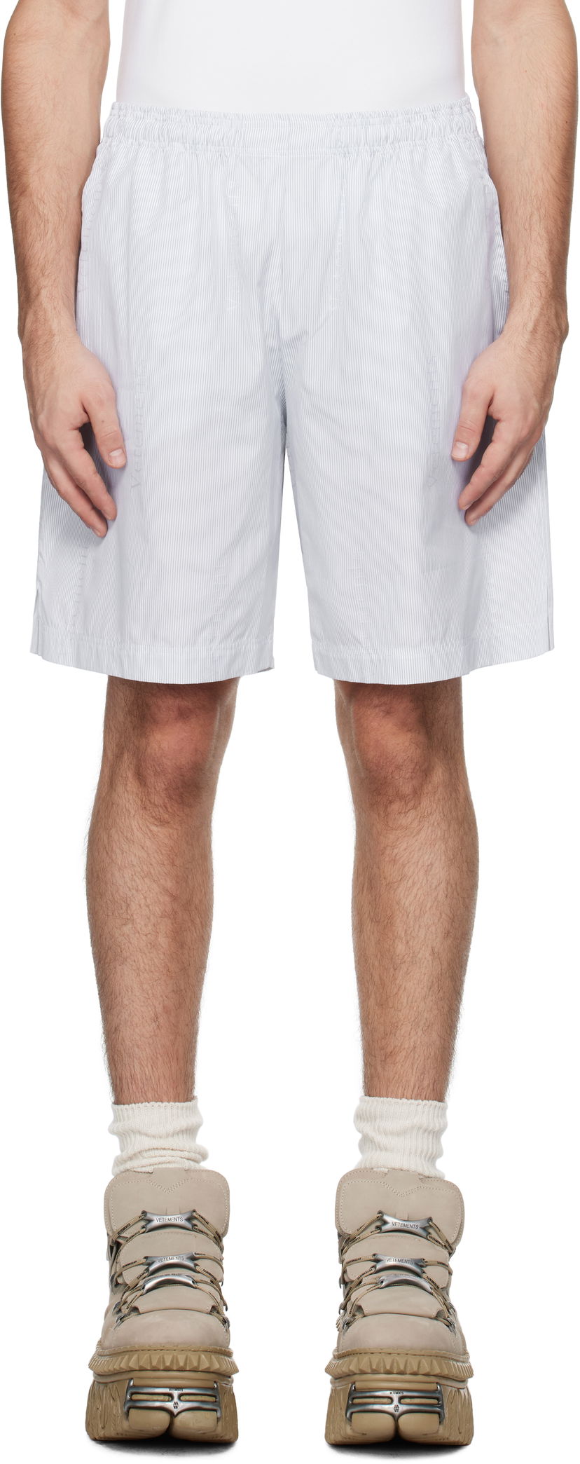 Shorts VETEMENTS Pinstripe Shorts Hvid | UA66SS400N