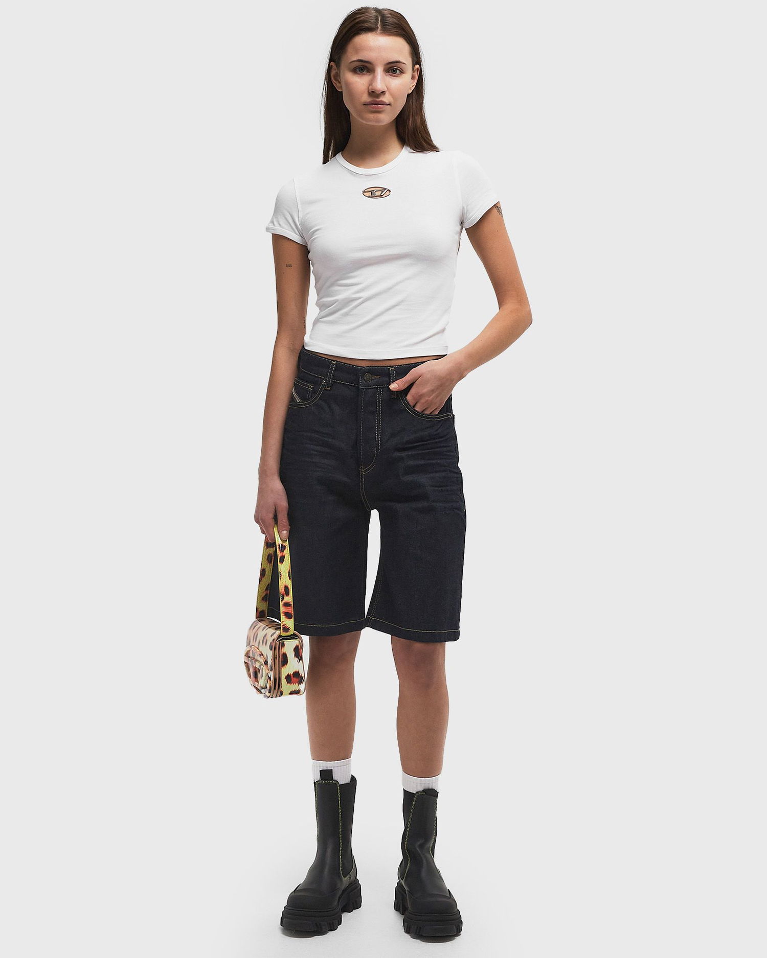 Crop top Diesel Diesel T-UNCUTIE-LONG-OD-Q1 Short Sleeve Crop Top, Size: L Hvid | A16839-0CLBR-100, 1