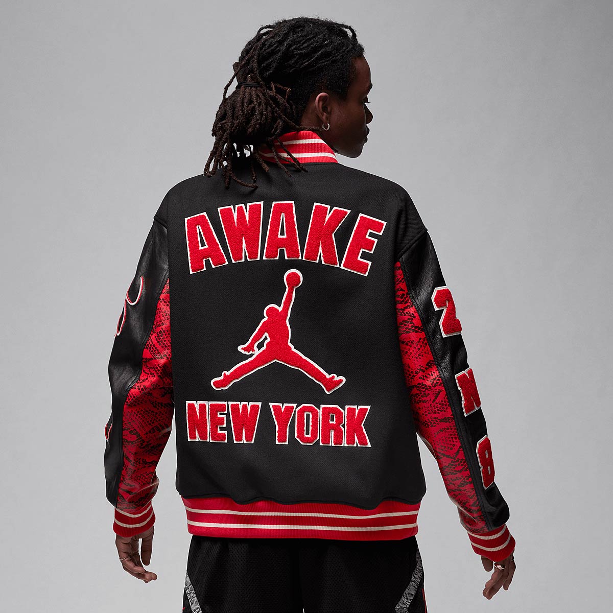 Jakke Jordan AWAKE x VARSITY JACKET Sort | FQ5439-657, 0