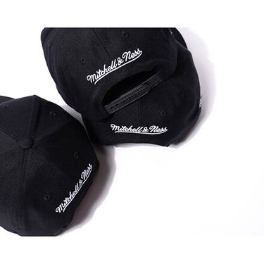 Kasket Mitchell & Ness NBA Top Spot Classic Red Chicago Bulls Black Sort | HHSSINTL1265-CBUBLCK, 3