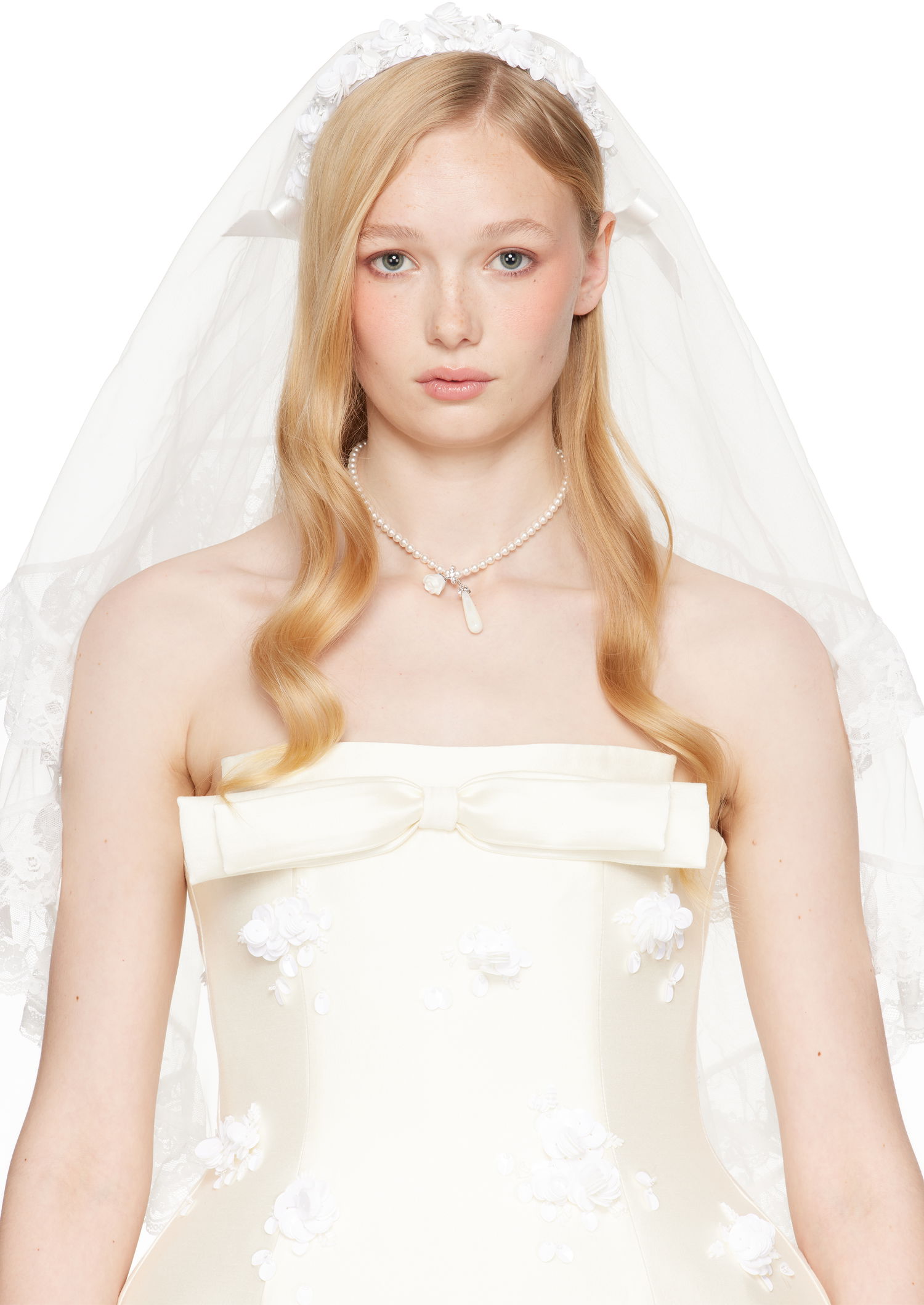 Halskæde SHUSHU/TONG SHUSHU/TONG YVMIN Edition Faux-Pearl Rose Necklace Hvid | 25303WHT00NN, 1