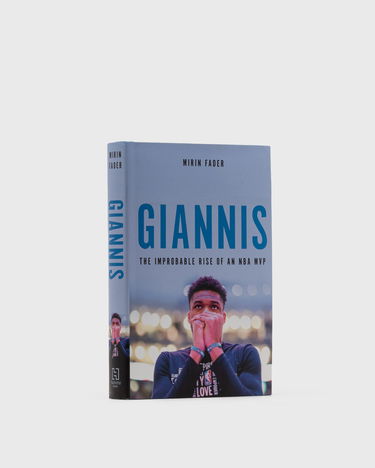 Bog og blad gestalten "Giannis: The Improbable Rise Of An NBA Champion" By Mirin Fader" Blå | 9780306924125, 2