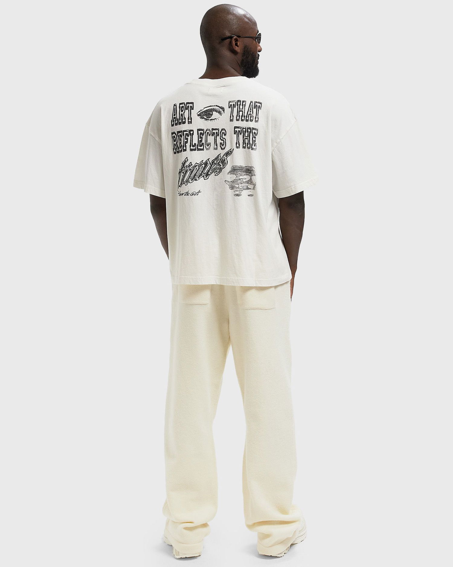 T-shirt Honor The Gift Art That Reflects Gallery Opening Graphic T-Shirt Hvid | HTG250347-BONE, 1