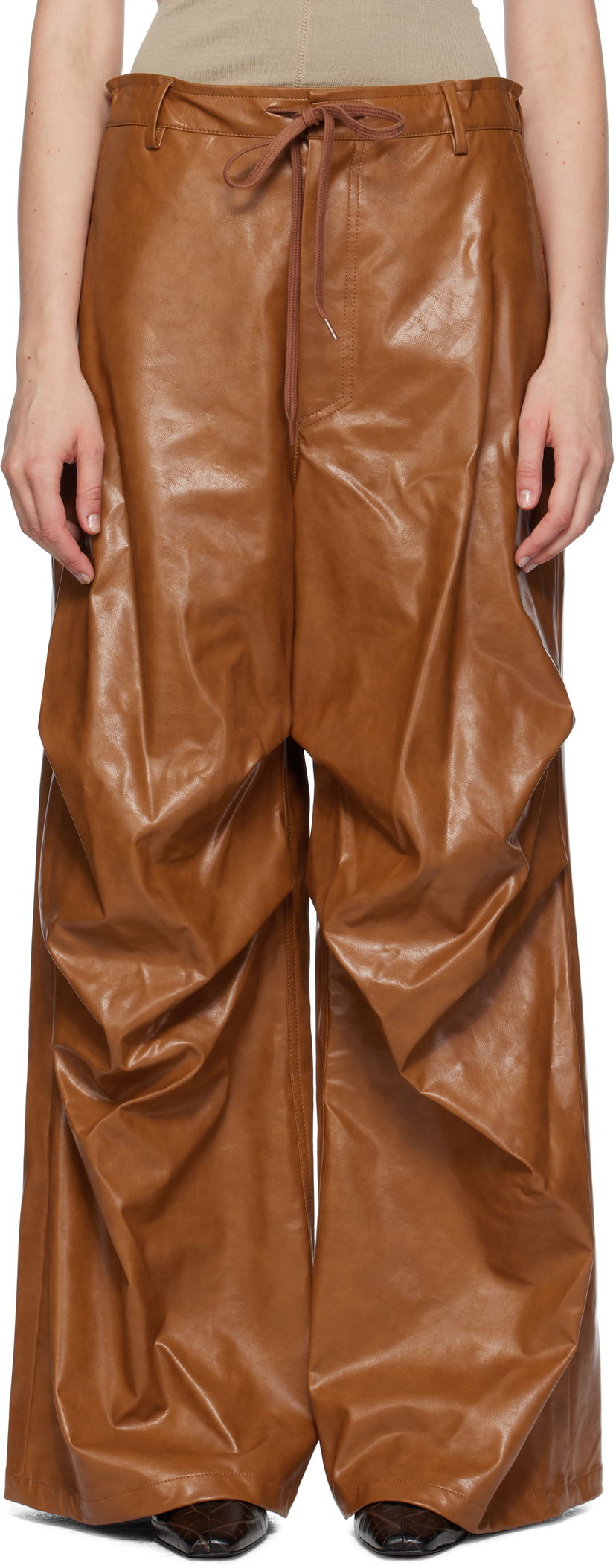 Bukser Maison Margiela MM6 Maison Margiela Draped Faux-Leather Trousers Brun | S52KA0510 M35465