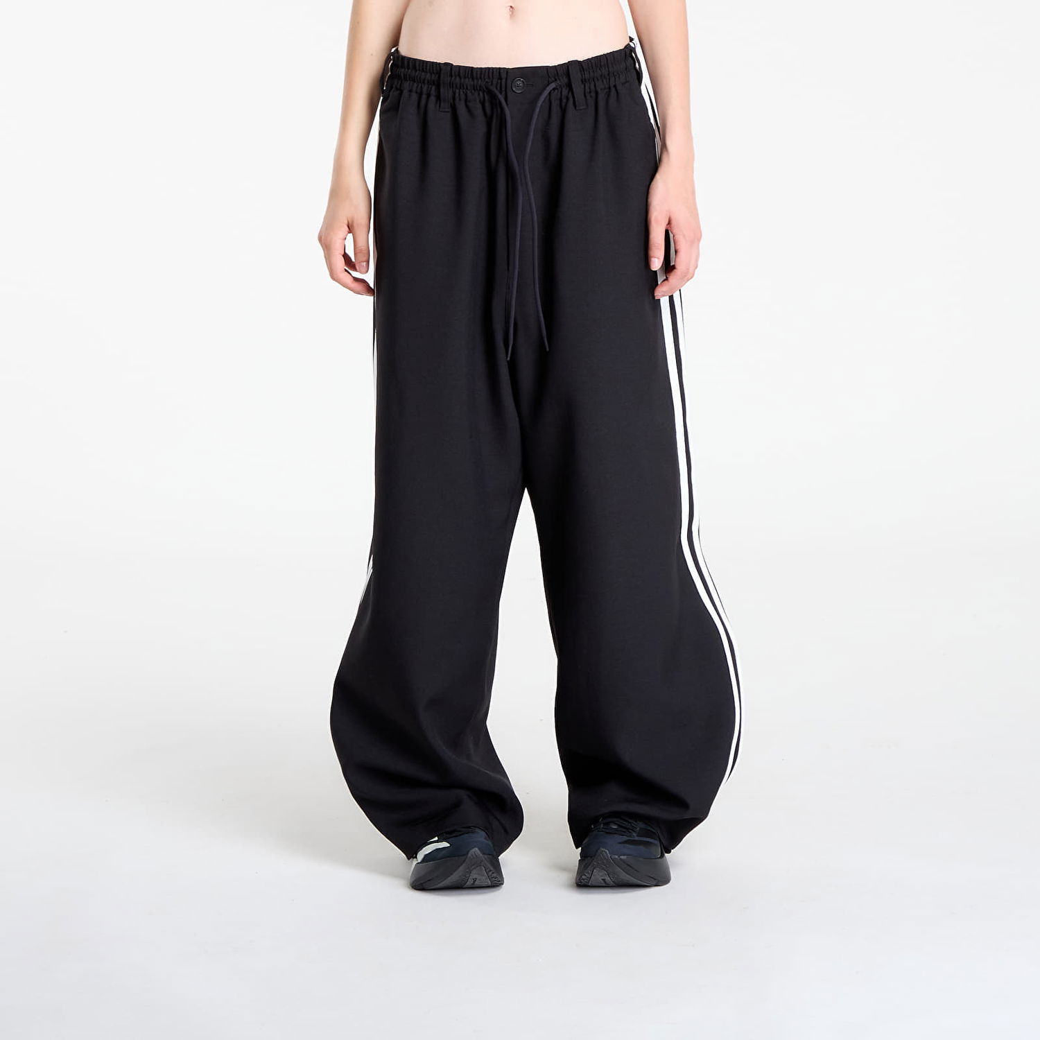 Bukser Y-3 Y-3 Wire Wide-Leg Pants Sort | JW7353, 1