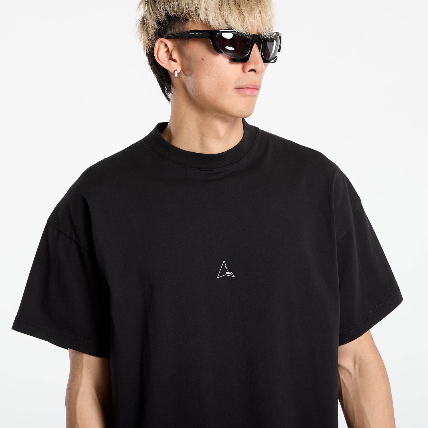T-shirt ROA Regular Logo T-Shirt Sort | RBMW0254JY22-BLK0001, 1