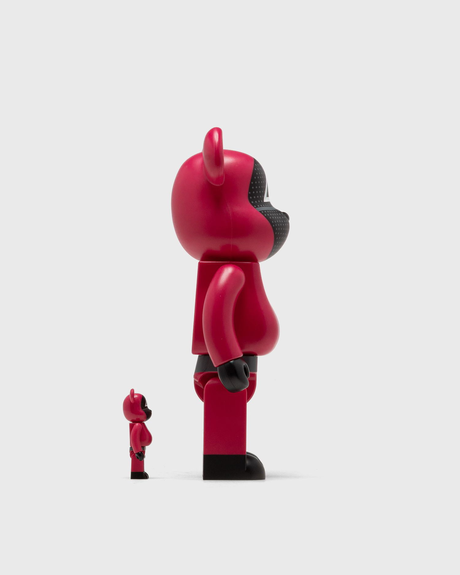 Collectible Medicom Toy SQUID GAME SOLDIER 2-PACK 100% and 400% BE@RBRICK set Rød | MED1104, 1