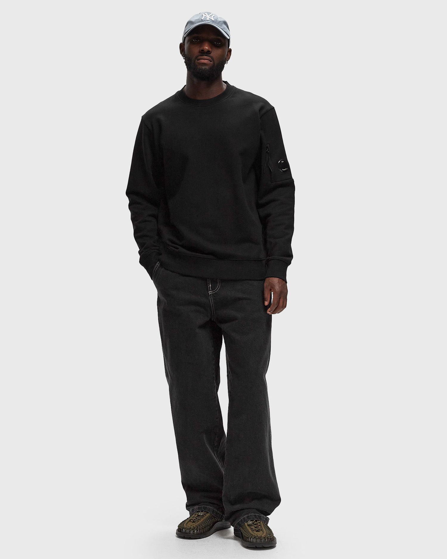 Sweatshirt C.P. Company DIAGONAL RAISED FLEECE CREW NECK LENS SWEATSHIRT Sort | 17CMSS023A005086W-999, 1