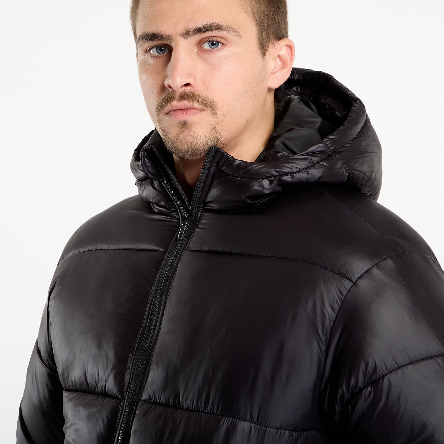 Puffer jakke Urban Classics Hooded Shiny Puffer Jacket Sort | TB7585-00007, 1