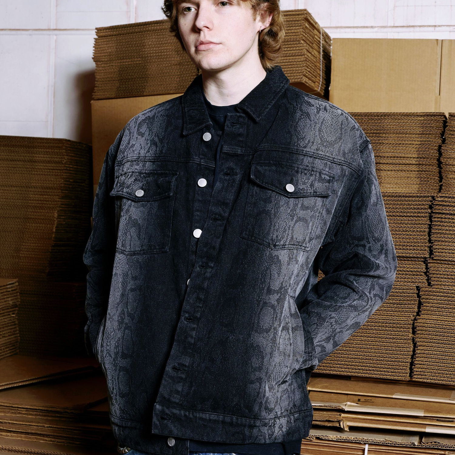Jakke Pleasures Encore Trucker Jacket Sort | P22W023-BLACK, 1