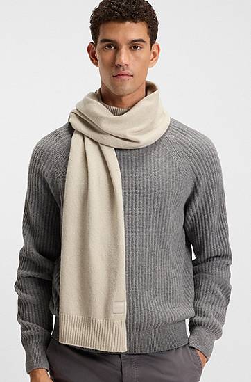 Tørklæde BOSS Ribbed-hem plain-knit scarf with woven logo badge Beige | 50522445, 1