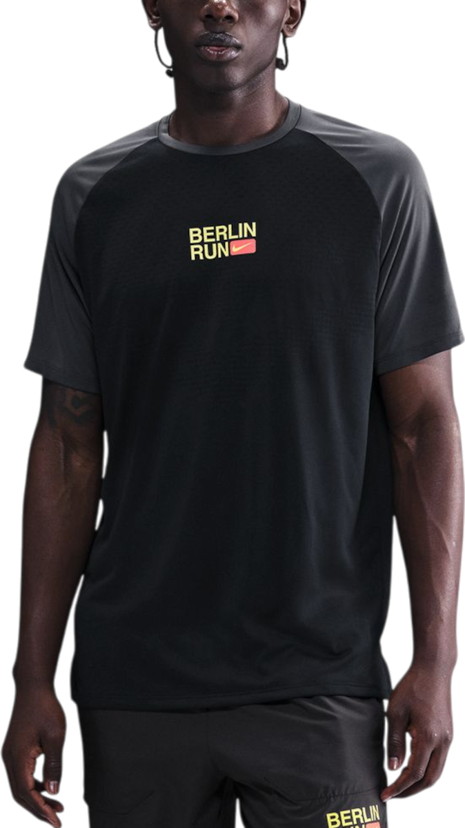 T-shirt Nike Nike Stride Berlin Marathon T-Shirt Sort | ih4069-010