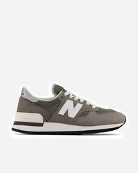 990