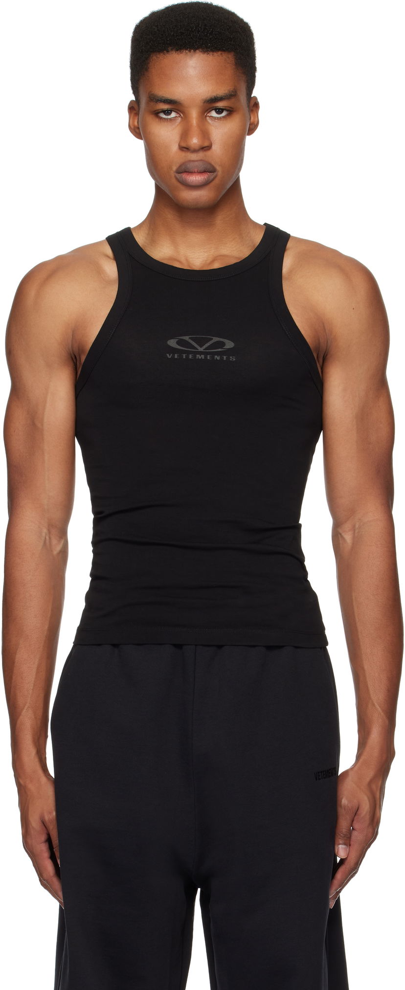 Tanktop VETEMENTS Oval Logo Tank Top Sort | UA66TO600BB