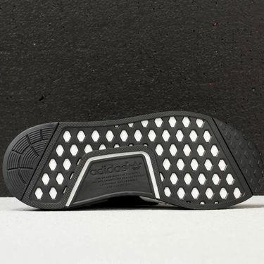Sneakers og sko adidas Originals Neighborhood x NMD R1 Primeknit PK Sort | DA8835, 1