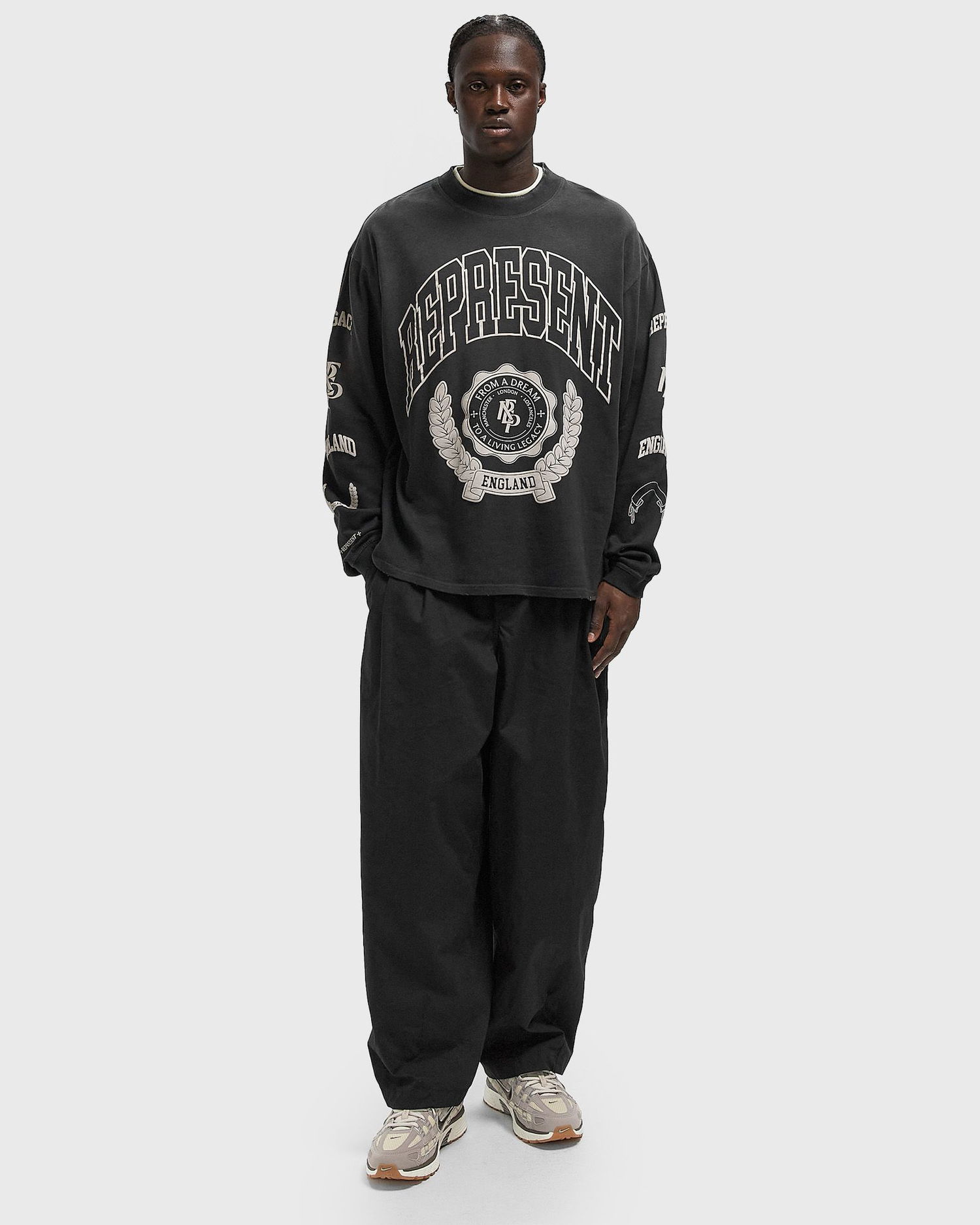 T-shirt Represent Clo Collegiate Arch Legacy Crest Long Sleeve T-Shirt Sort | MLM100371-04, 1