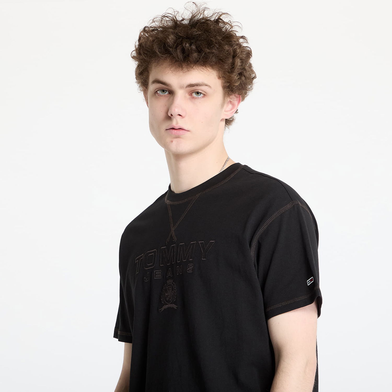 T-shirt Tommy Hilfiger Tommy Jeans Relaxed Tonal Crest Tee Sort | DM0DM20805 BDS, 1