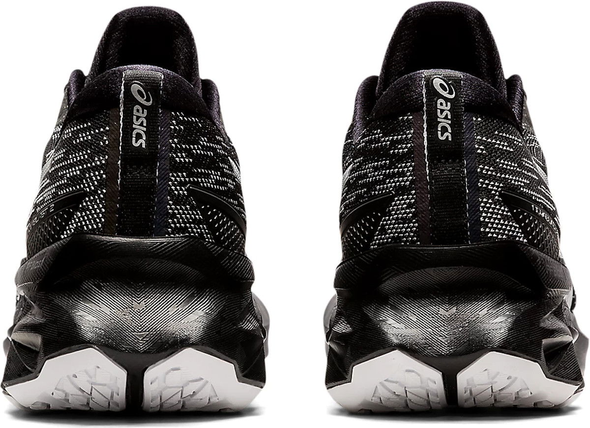 Sneakers og sko Asics Novablast 2 Sort | 1011b192-001, 1