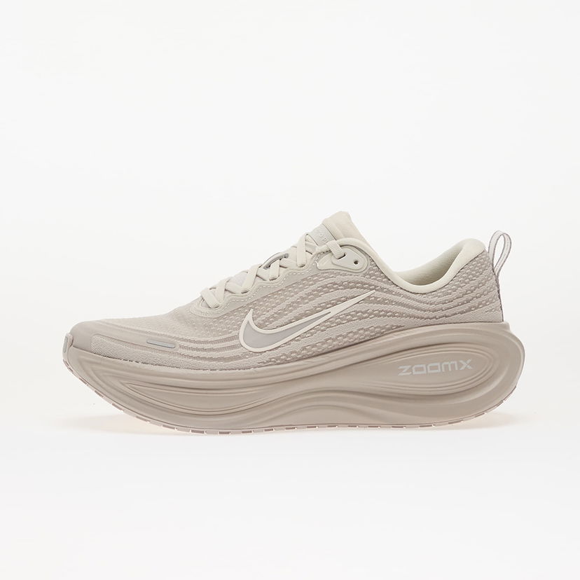 Sneakers og sko Nike Vomero Plus Beige | HV8150-001