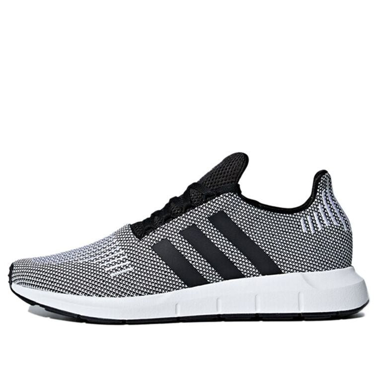 Sneakers og sko adidas Originals Swift Run Sort | B37734