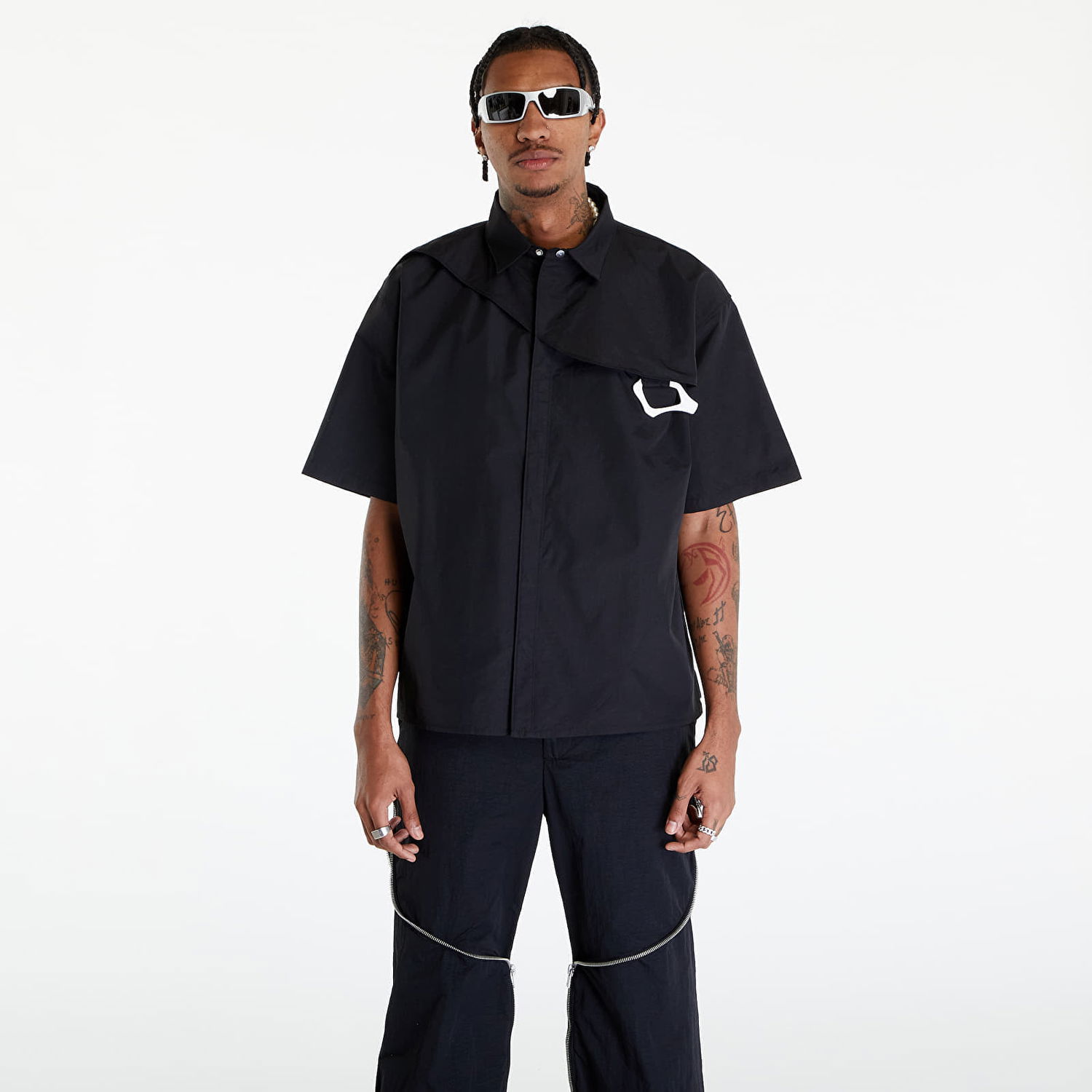 Skjorte HELIOT EMIL Short Sleeve Nylon Shirt with Carabiner Sort | HE_M_05_018_P04_BLK01, 0