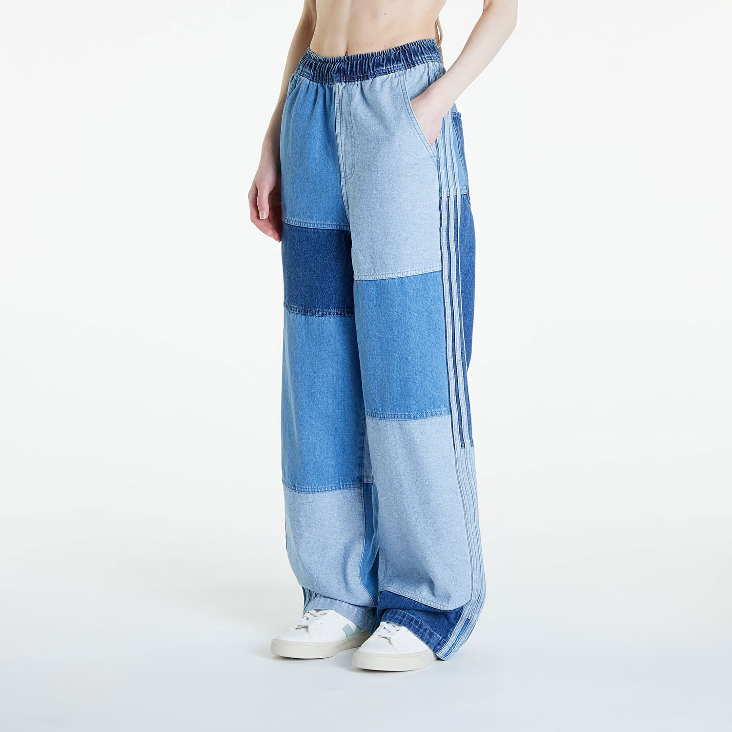 Bukser og jeans adidas Originals adidas x KSENIASCHNAIDER Patchwork Jeans Blue Blå | IU2463, 0